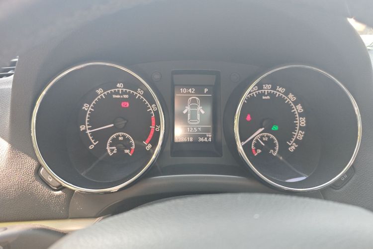 斯柯达 Yeti 2016款 1.8TSI DSG尊行版中控内饰14