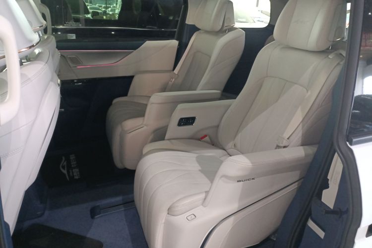 别克GL8新能源 2024款  陆尊 奢享版 7座中控内饰21