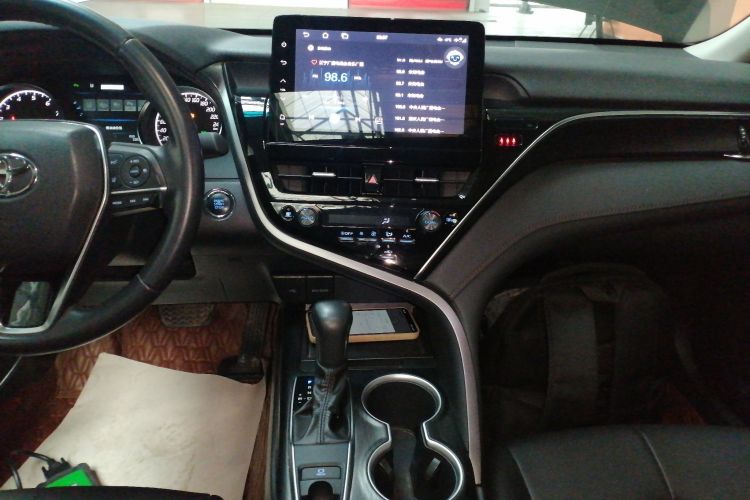 丰田 凯美瑞 2023款 2.0G 豪华版中控内饰16