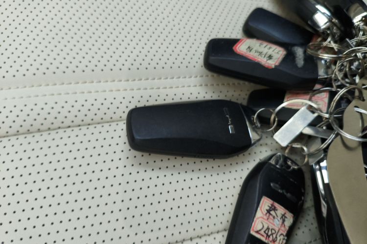 比亚迪 宋L EV 2025款 550km 卓越型中控内饰7001