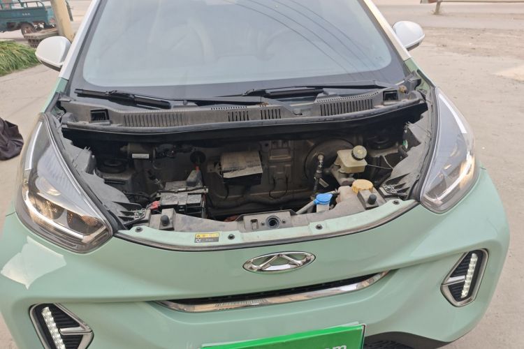 奇瑞 小蚂蚁 2022款 甜粉款 半糖版 磷酸铁锂 29.2kWh 30kW 301km机舱底盘24