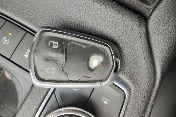 凯迪拉克XT4 2020款 改款 28T 两驱技术型中控内饰11