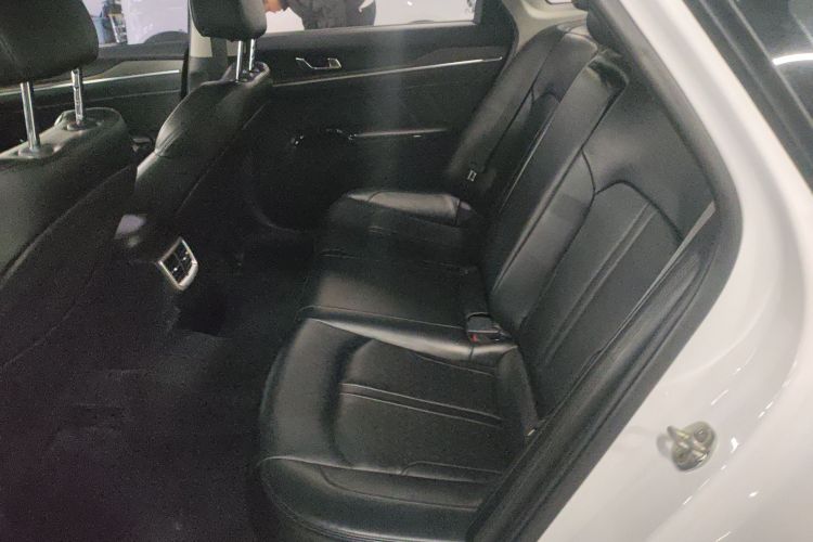 起亚K5 2020款 270T CVVD 豪华科技版中控内饰21