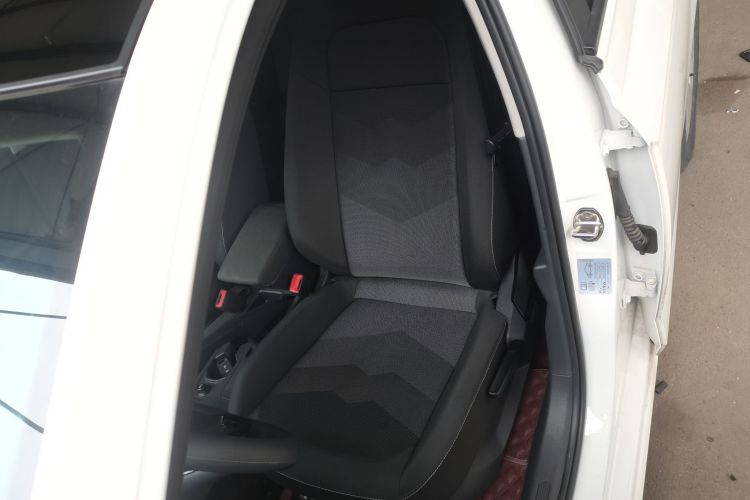 大众 Polo 2019款 Plus 1.5L 自动全景乐享版中控内饰19