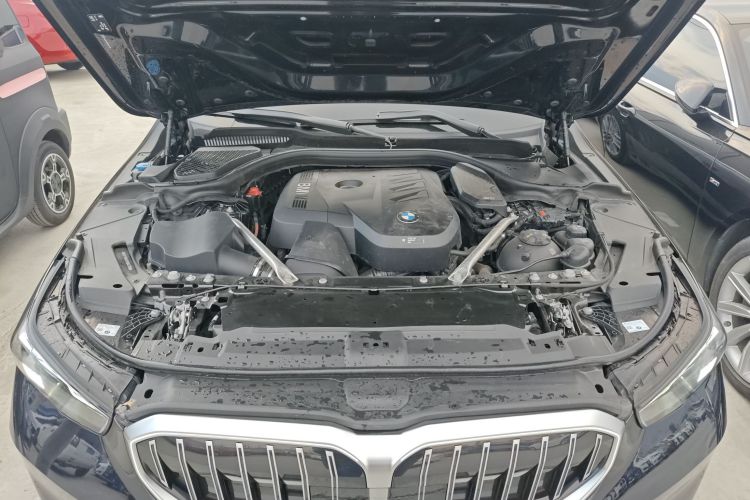 宝马5系 2024款 525Li 豪华套装机舱底盘24