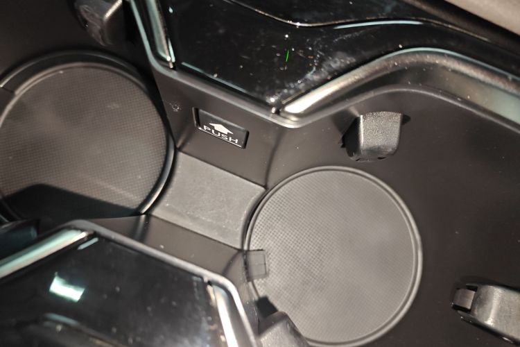 雷克萨斯RX新能源 2023款 450h+ 四驱畅享版中控内饰11