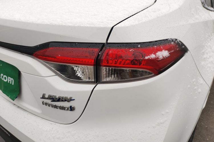 丰田 雷凌 2023款 智能电混双擎 1.8L 领先版车身外观6006