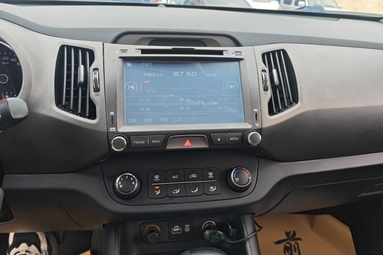 起亚 智跑 2016款 2.0L 自动两驱版GL中控内饰16