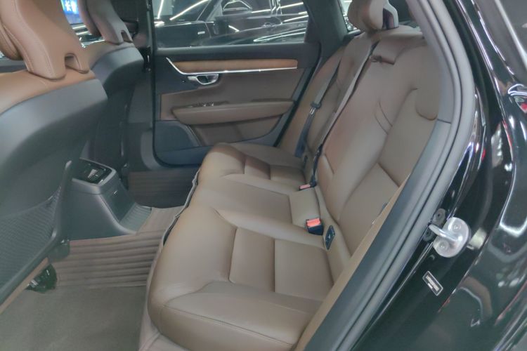 沃尔沃S90新能源 2024款 插电式混动 四驱长续航智逸豪华版中控内饰21