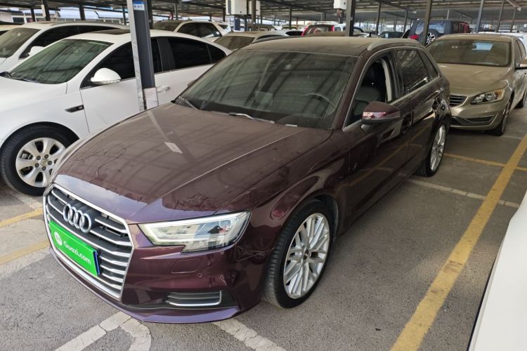 奥迪A3 2017款 Sportback 35 TFSI 风尚型车身外观1