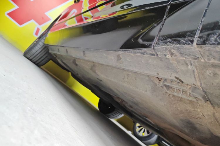 大众 途锐 2022款 3.0TSI 锐享版 曜黑运动套装局部细节9001