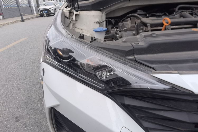 现代 悦纳 2020款 1.4L 手动GLS炫酷版车身外观8