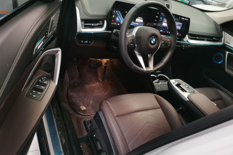 宝马X1 2023款 sDrive25Li X设计套装中控内饰20