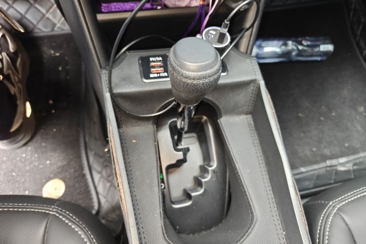 丰田 威驰FS 2021款 1.5L CVT锋驰版中控内饰18