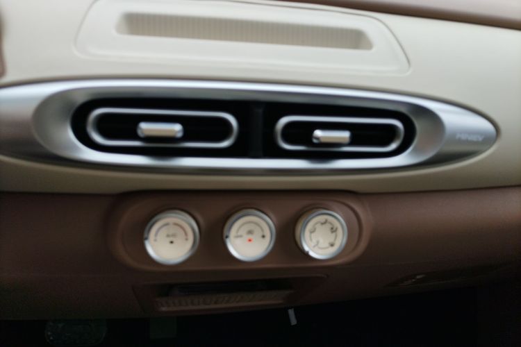 五菱汽车 宏光MINIEV 2025款 四门版 进阶款中控内饰16