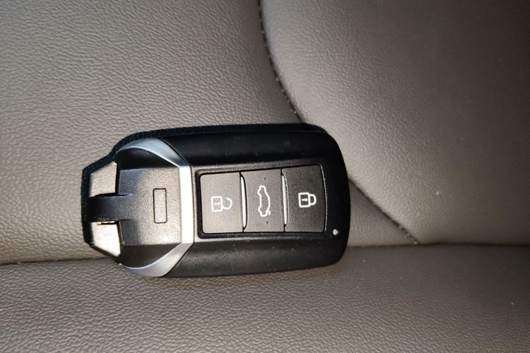 东风风神 奕炫GS 2021款 230T 自动追星版中控内饰7001