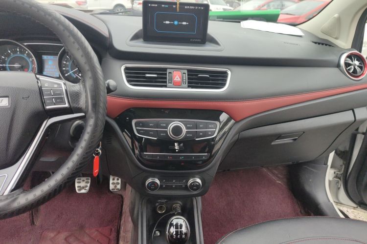 哈弗H1 2016款 改款 蓝标 1.5L 手动豪华型中控内饰16