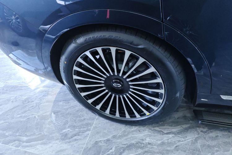 鸿蒙智行 问界M9 2025款 增程 Ultra版 52kWh 6座版车身外观6008