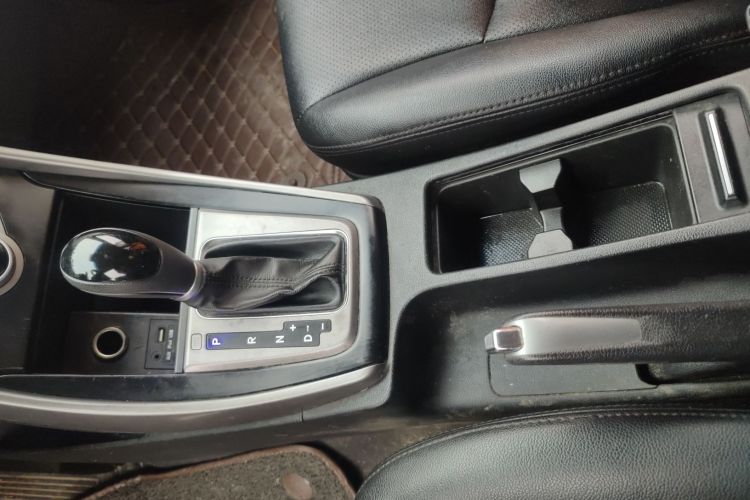 现代 朗动 2016款 1.6L 自动智能型中控内饰18