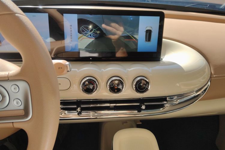 五菱汽车 五菱缤果 2025款 333km 灵犀互联款中控内饰16