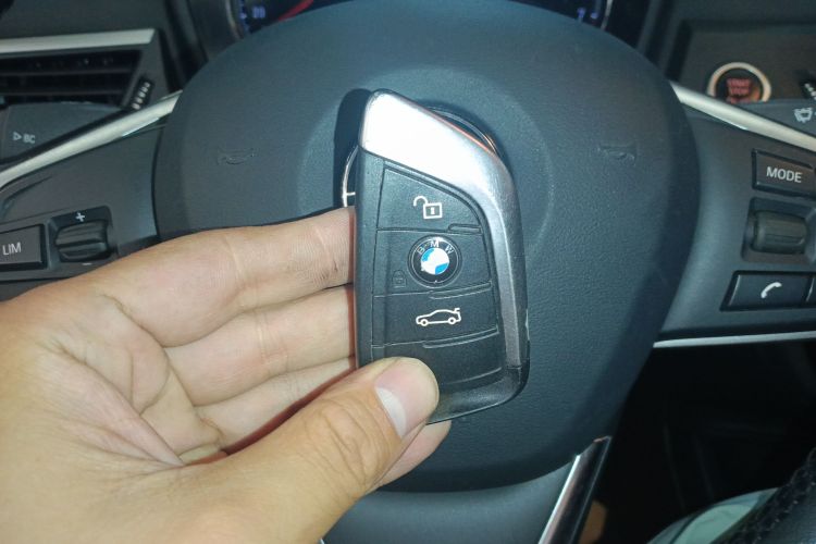 宝马1系 2018款 118i 时尚型中控内饰7001