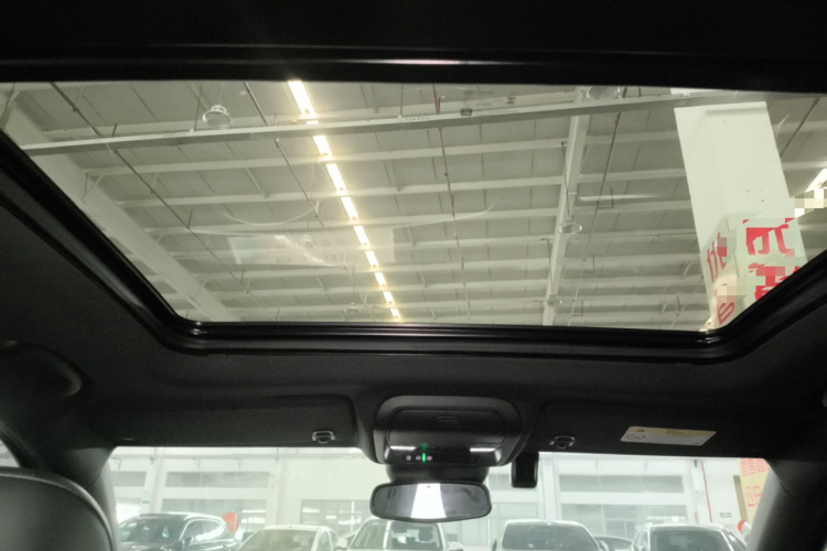 凯迪拉克XT4 2024款 28T 两驱豪华型中控内饰22