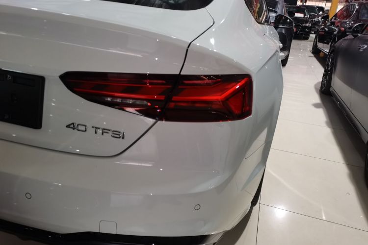 奥迪A5 2024款 Sportback 40 TFSI 时尚动感型车身外观6001