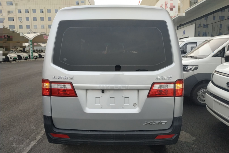 金杯 小海狮X30 2023款 1.5L 超享型客车5/6/7座无空调版SWC15M车身外观6