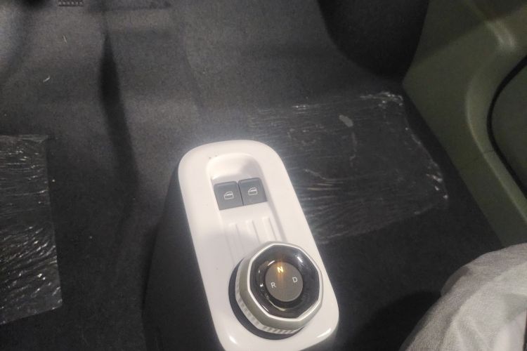 吉利银河 2025款 210km 熊猫骑士中控内饰18