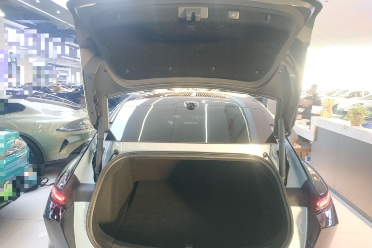 蔚来ET5 2022款 75kWh机舱底盘23