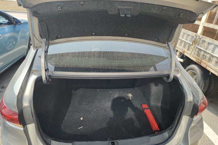 别克 英朗 2019款 18T 自动互联精英型 国V机舱底盘23