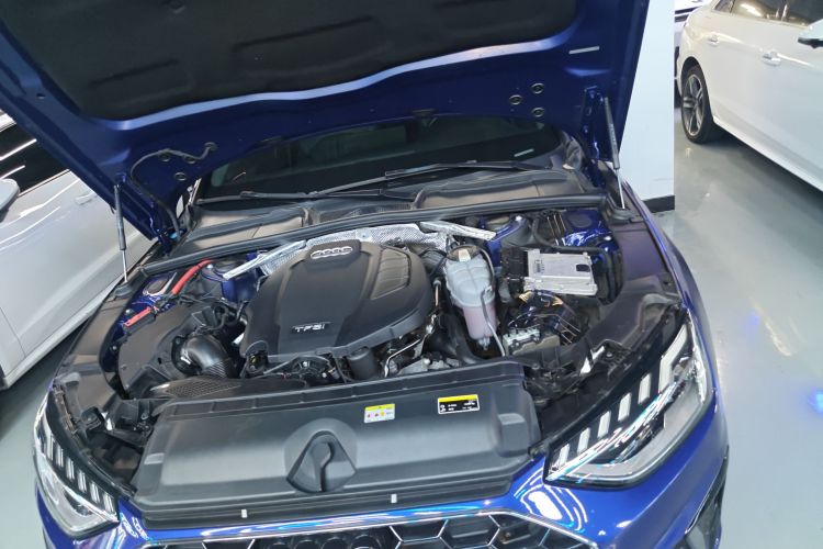 奥迪A4L 2020款 40 TFSI 豪华动感型机舱底盘24