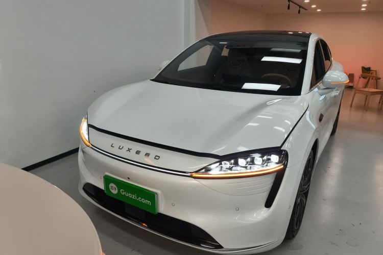 鸿蒙智行 智界R7 2024款 纯电 667km Pro车身外观6001