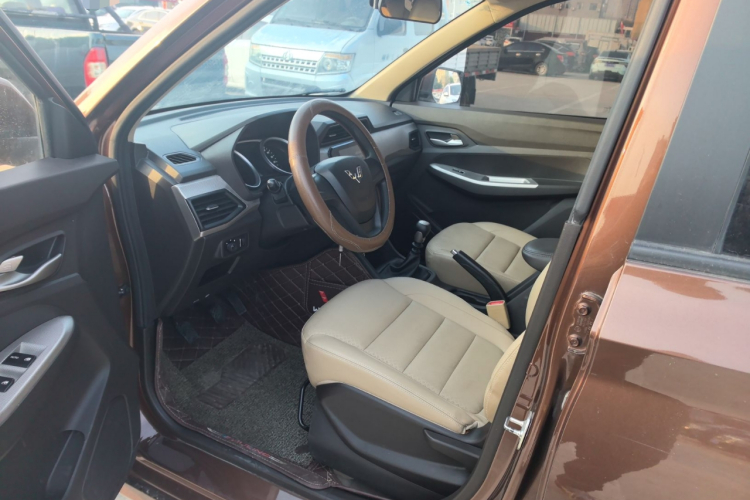 五菱汽车 五菱宏光 2019款 1.5L S舒适型国VI LAR中控内饰20