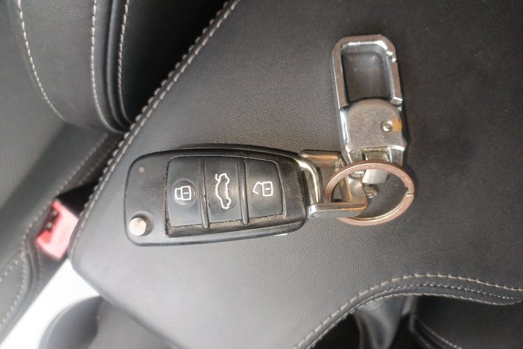 奇瑞 艾瑞泽5 2019款 改款PRO 1.5L 手动青春版 国VI中控内饰11