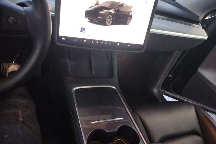特斯拉 Model Y 2023款 后轮驱动版中控内饰18