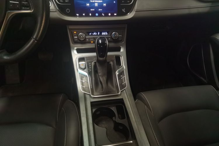 吉利汽车 帝豪 2018款 1.5L CVT向上互联版中控内饰18