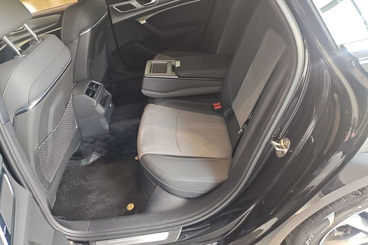 奥迪A6L 2023款 40 TFSI 豪华动感型中控内饰21