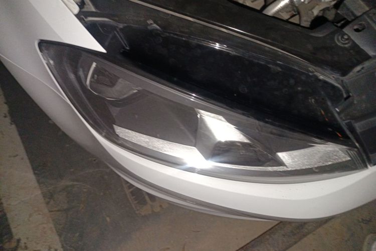 大众 高尔夫 2017款 230TSI 自动舒适百万辆纪念版车身外观8