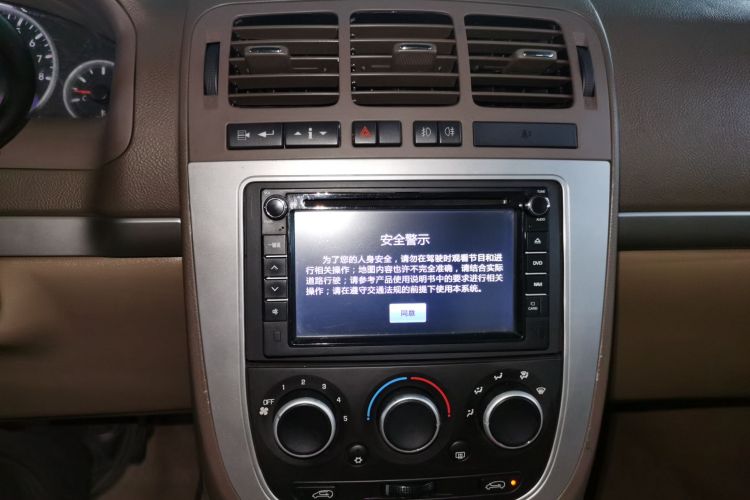 别克GL8 2014款 2.4L 经典版局部细节16