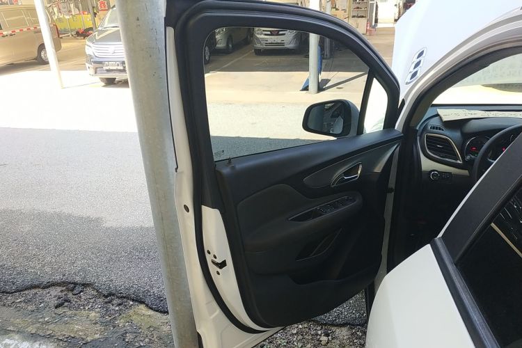 别克 昂科拉 2015款 1.4T 自动两驱都市精英型中控内饰7007