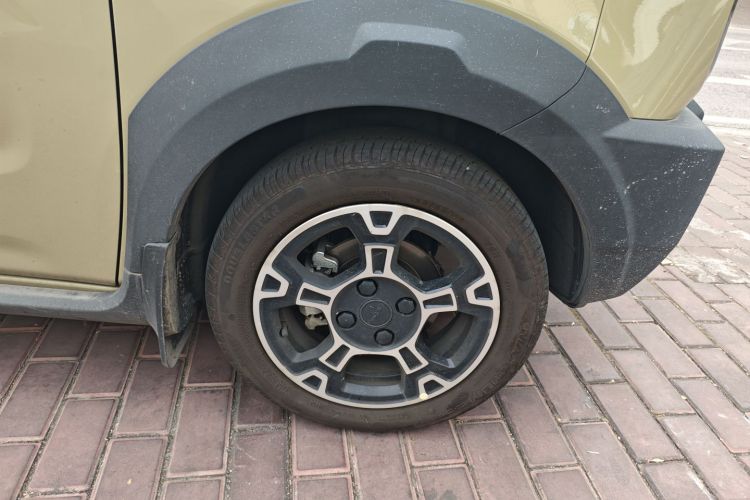 吉利银河 2025款 210km 熊猫骑士车身外观10