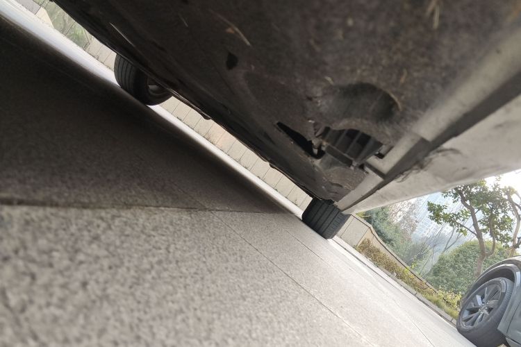 宝马5系 2014款 520Li 典雅型局部细节9004