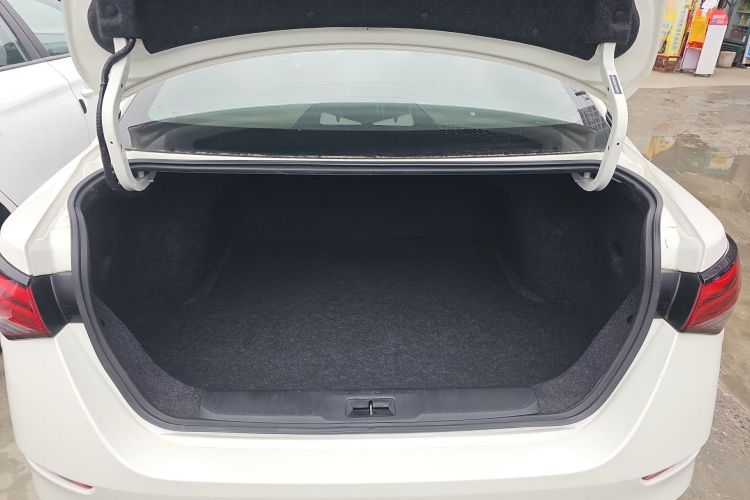 日产 轩逸 2020款 改款 1.6L XL CVT悦享版机舱底盘23