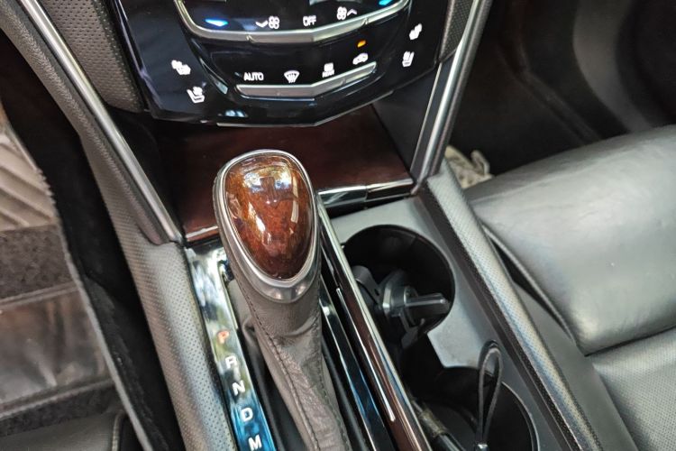 凯迪拉克XTS 2013款 28T 豪华型局部细节18