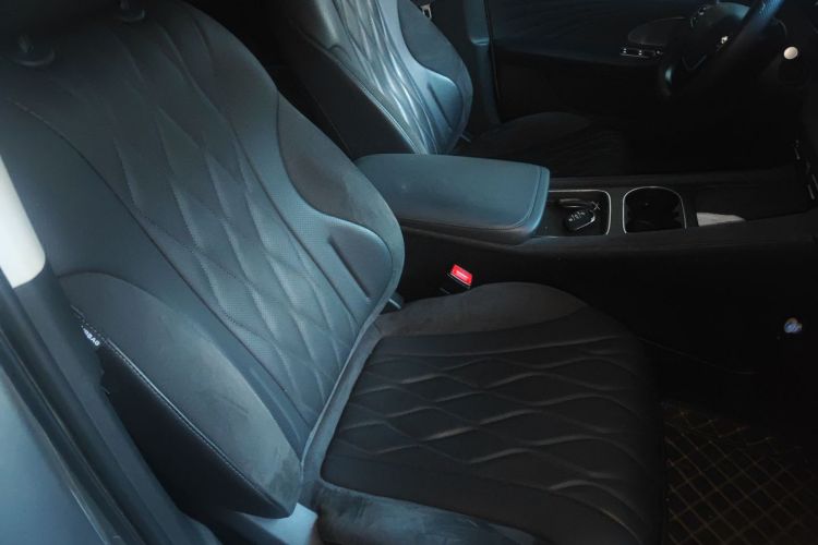 荣威D7 2023款 DMH 125km 旗舰版局部细节41