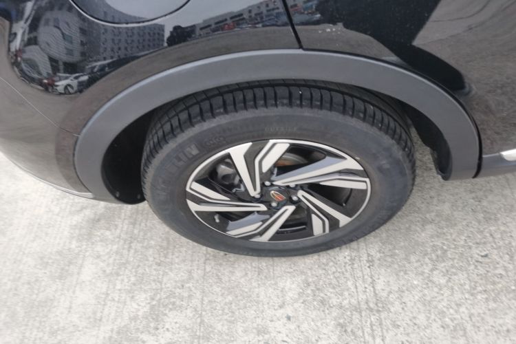 红旗HS5 2022款 改款 2.0T 智联旗享版车身外观6004