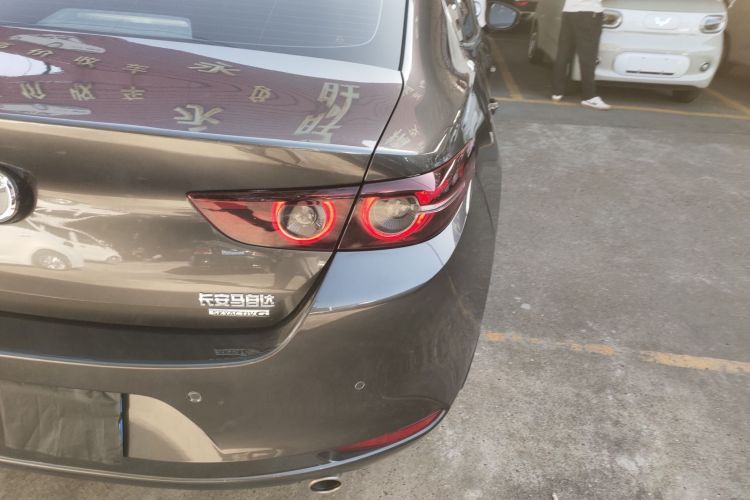 马自达3 昂克赛拉 2023款 2.0L 自动质臻版车身外观9