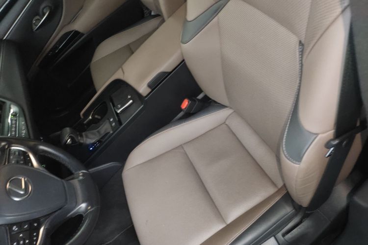 雷克萨斯ES 2022款 300h 卓越版中控内饰19