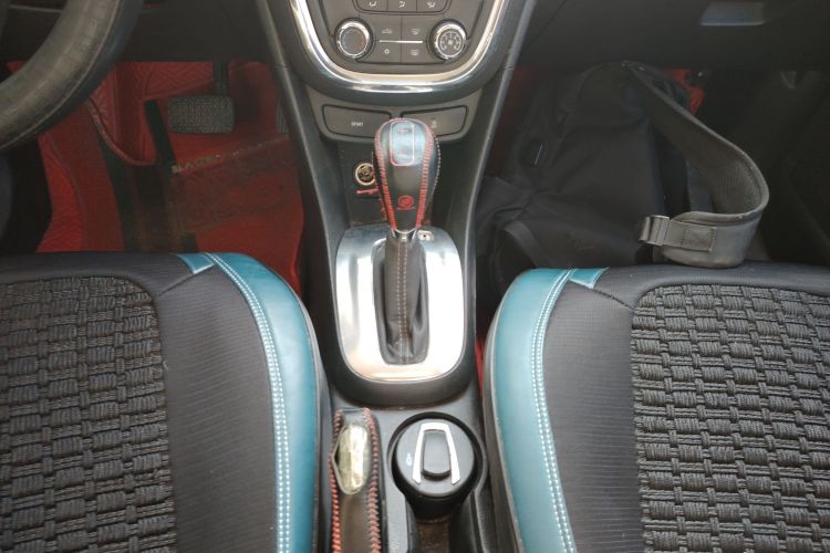 别克 昂科拉 2015款 1.4T 自动两驱都市精英型中控内饰18